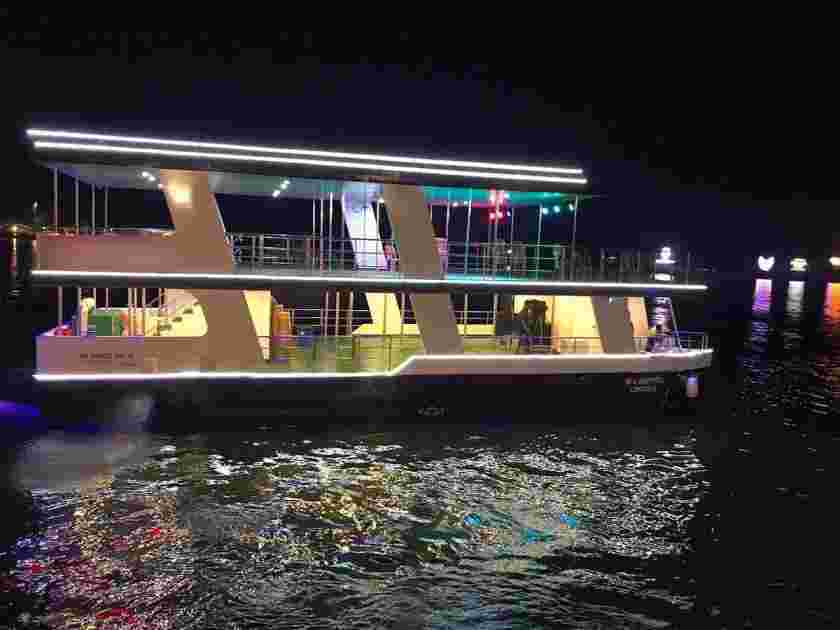 Kapitol Dinner Cruise
